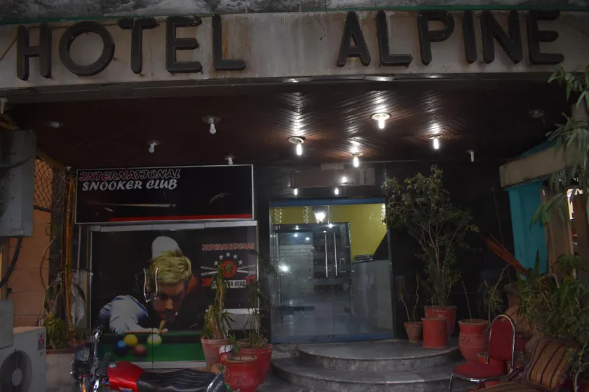 Hotel Alpine - Image 1