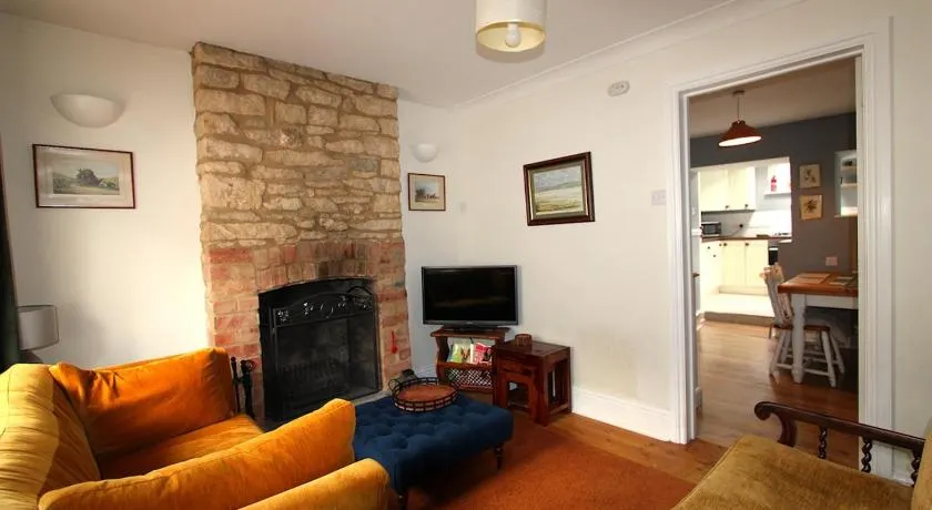 Cotswold's Cottage, near Soho Farmhouse - Image 1