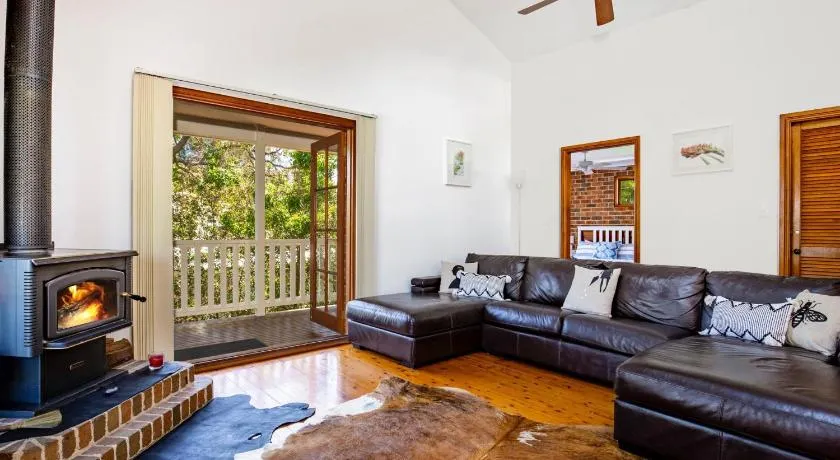 Eagles Point - Water Views - Pet Friendly - Image 1