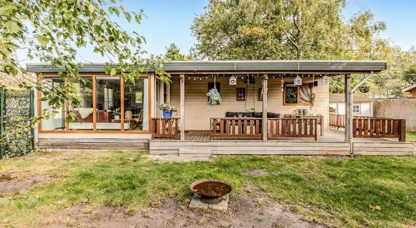 Charming Home, Fenced Garden - Image 1
