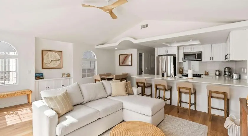 Luxury La Jolla Beach Retreat - Steps to Windansea - Image 1