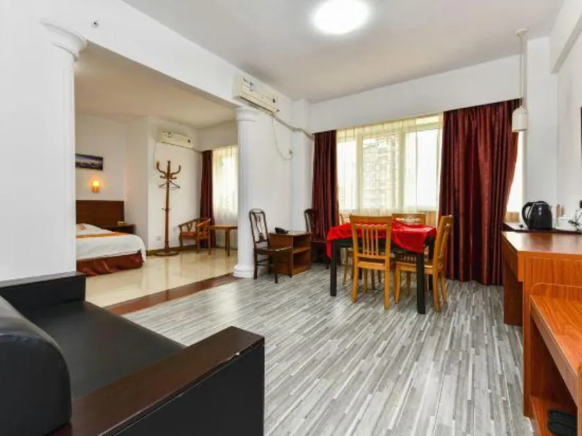 Yingzhou Business Hotel - Image 1
