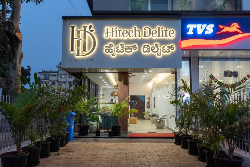 HITECH DELITE - Stay and Dine Hotel - Image 1
