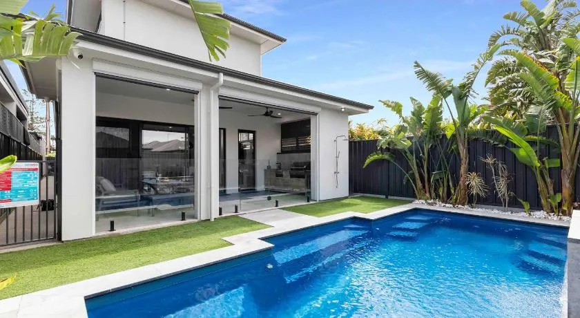 Northshore Luxe Pool House Glenelg North - Image 1