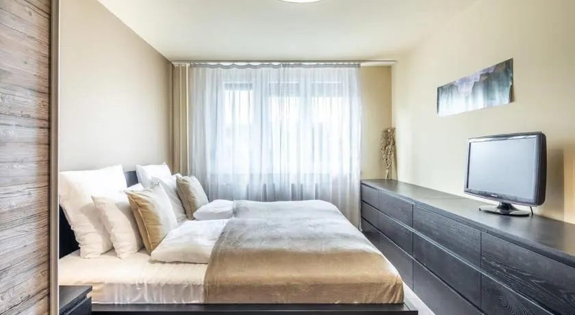 Cozy quiet apartment with a balcony - Image 1