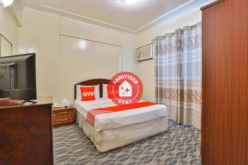 OYO 429 City Hotel - Image 1