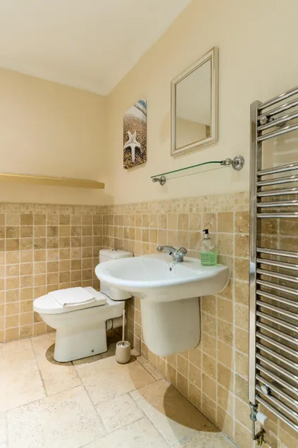 Old Town Apartments - Image 1