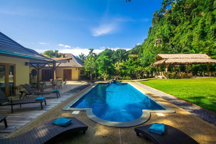 Boutique 4 Bed Pool/Jacuzzi Villa-FREE CAR HIRE! - Image 1