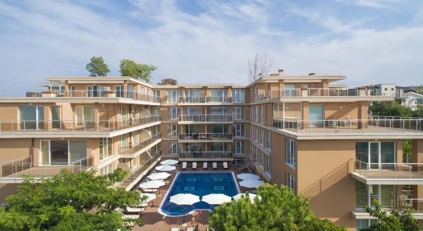 Santa Maria Apartments - Image 1