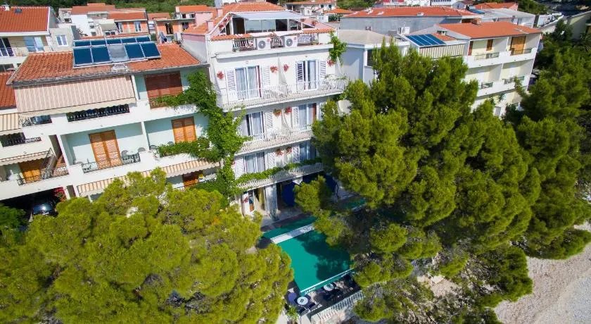 Villa Ankora Apartments Tučepi - Image 1