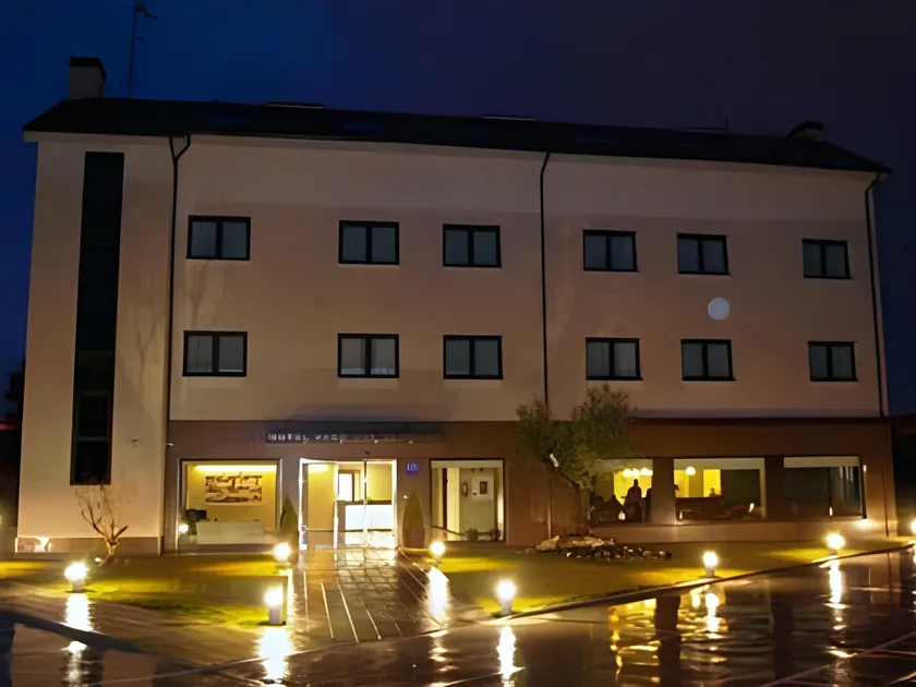 Hotel Pago del Olivo - Image 1