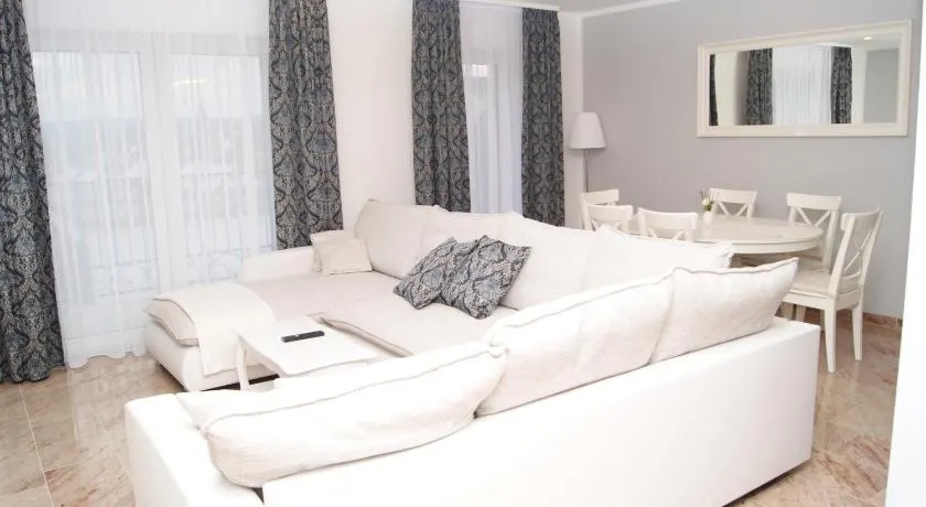 Merkel Villa Apartamente - Image 1