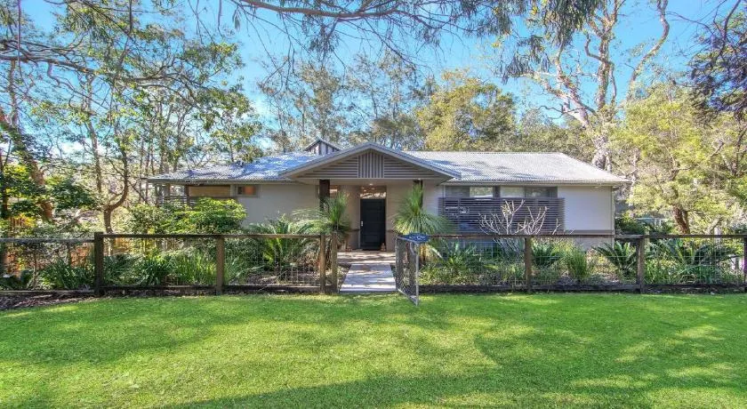 Waters Edge - Pet Friendly Holiday Home - Image 1