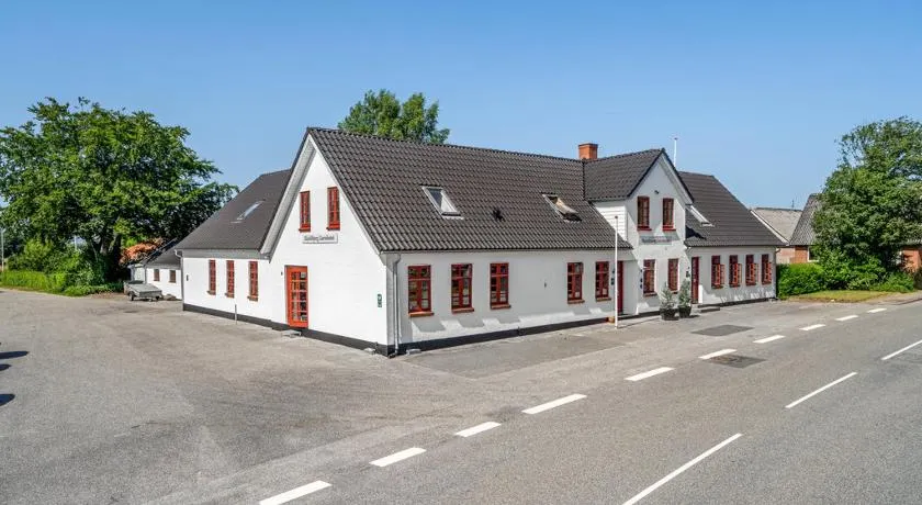 Skjoldbjerg Garnihotel - Image 1