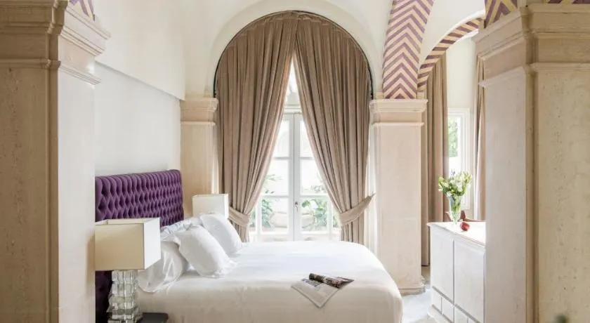 Casa de Triana Luxury Suites by Casa del Poeta - Image 1