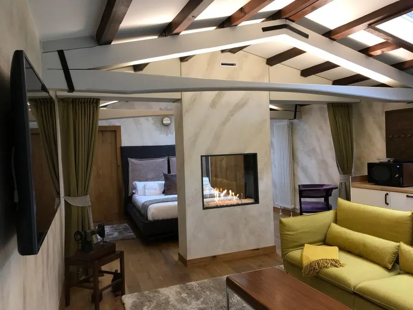 RUBINO Suite with Water view & Fireplace - Image 1