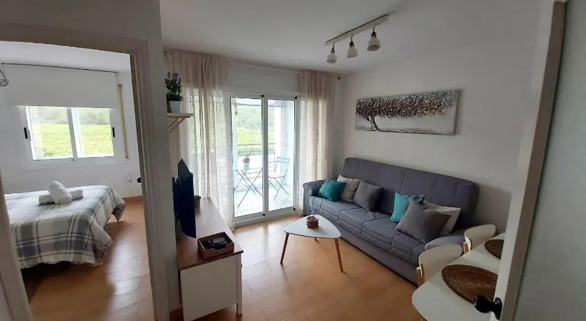 Apartamento a 300 mts de la playa, 25 minutos de Port Aventura y 50 de Barcelona - Image 1