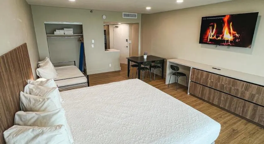 Shine Suites Studio 4 - Image 1