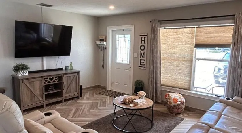 Cozy Guesthouse - Image 1