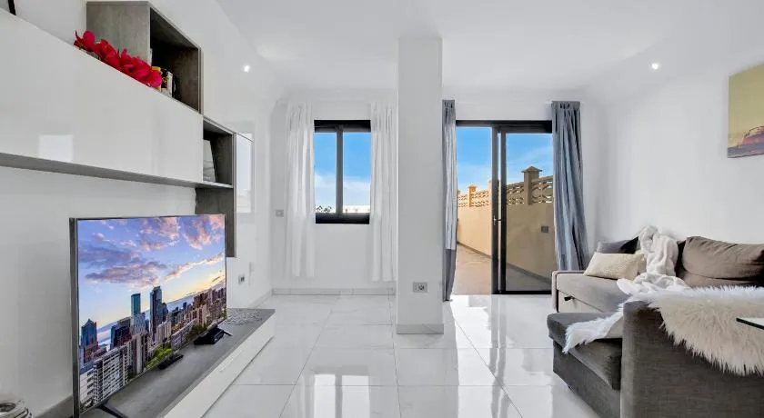 Paradise Luxury Apartment - Image 1