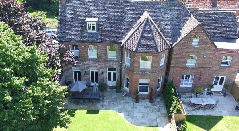 The Quays Mansion in Christchurch - Image 1