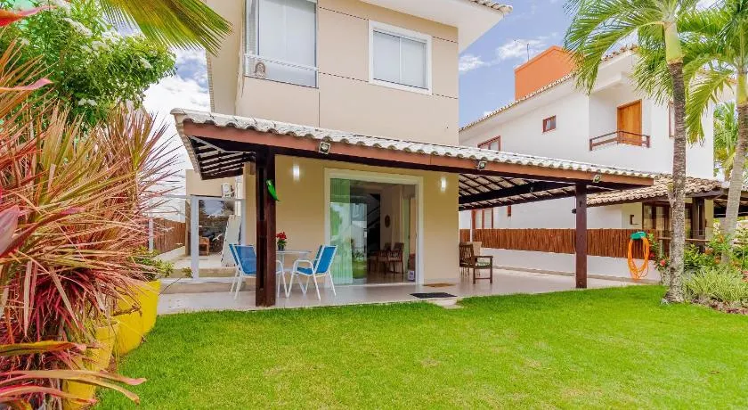 GB07 Ótima Casa 4 Suítes com Piscina em Guarajuba - Image 1