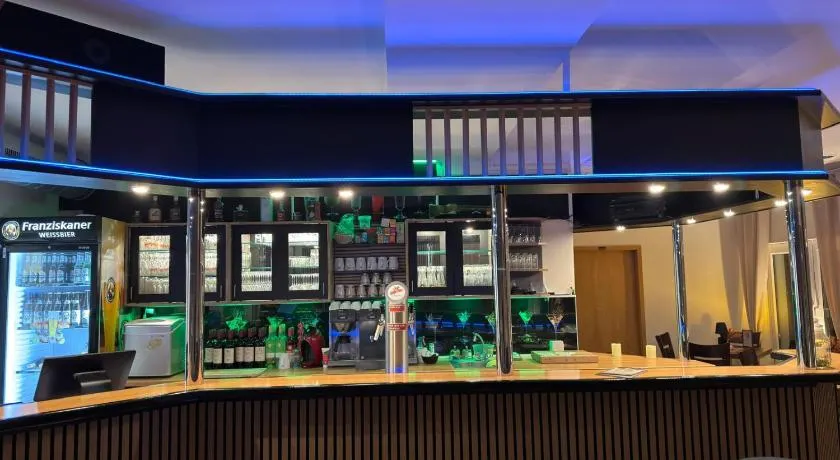 Hotel zum Sportforum - Image 1