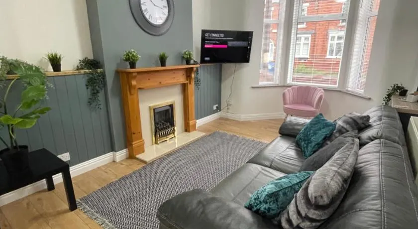 Bentley Place - Image 1