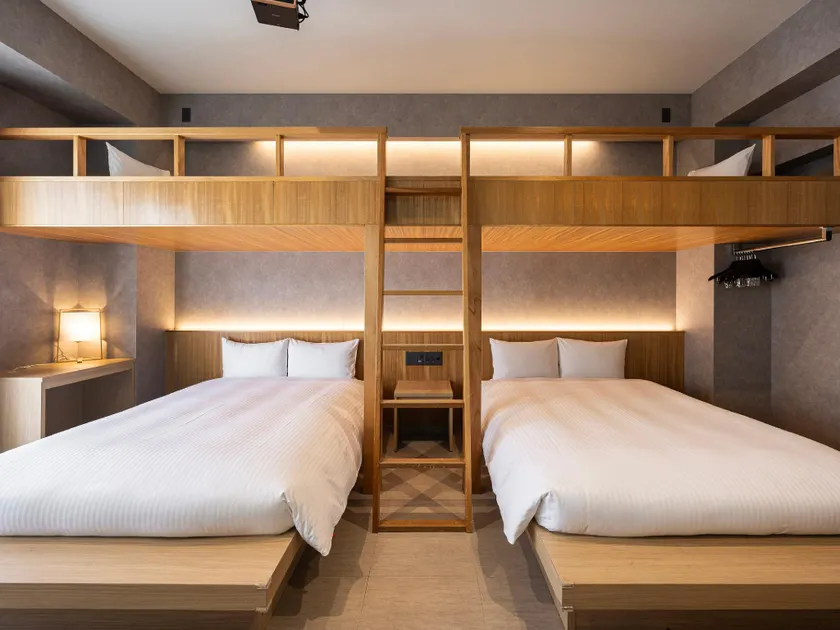 LACER OKINAWA NAHA Tomariport - Image 1