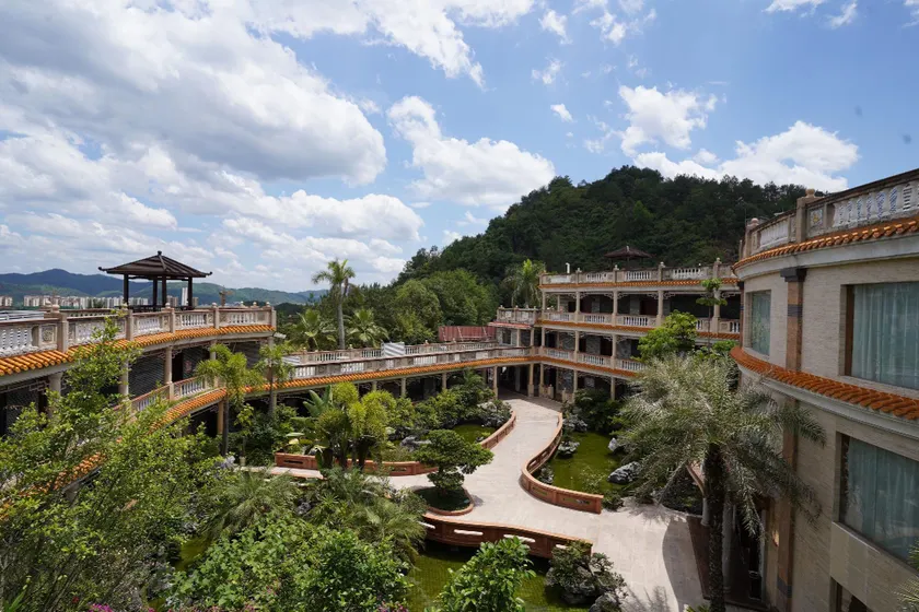 Wujing Mountain Villa - Image 1