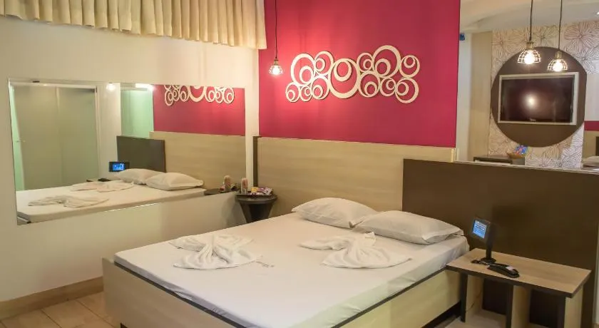 Luna's Motel - Image 1