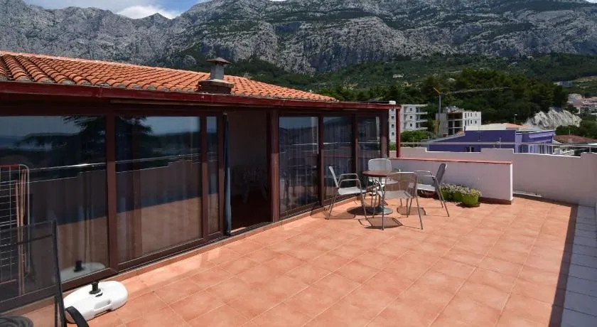 Apartments Good - Image 1