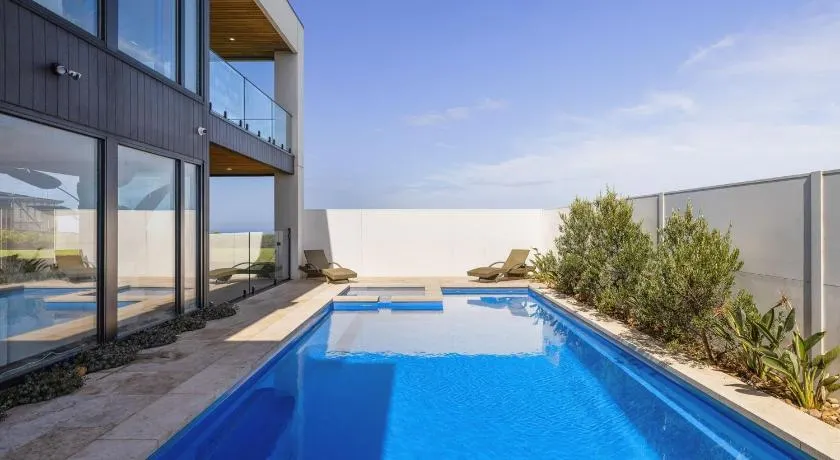 Island View San Remo - Image 1