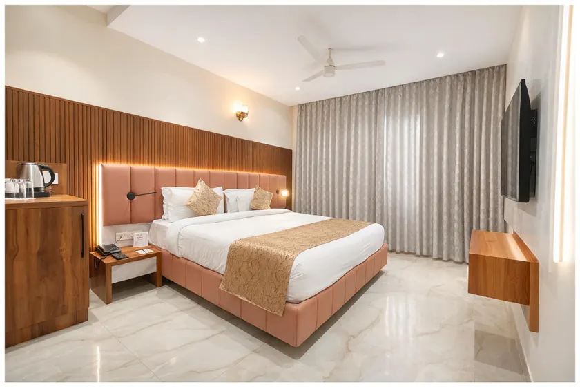 Goroomgo Vishwam Residency Varanasi - Image 1