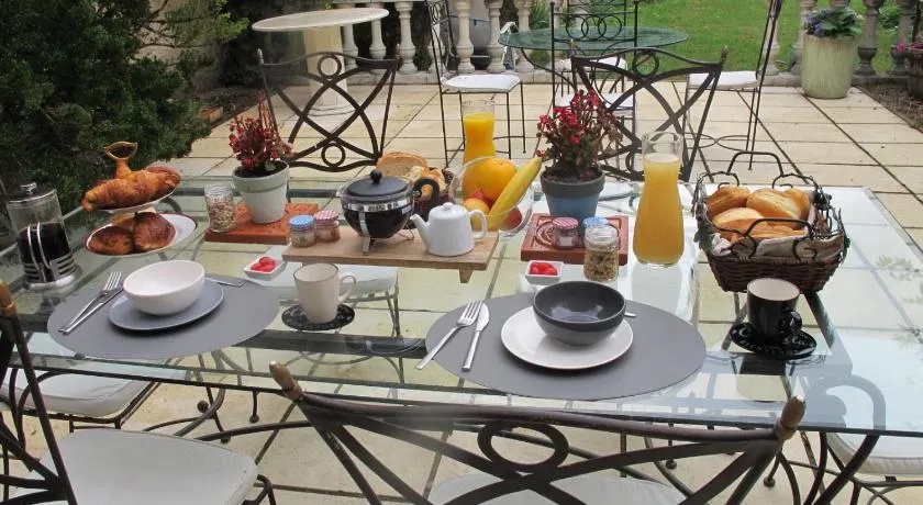 Chezlola - Image 1