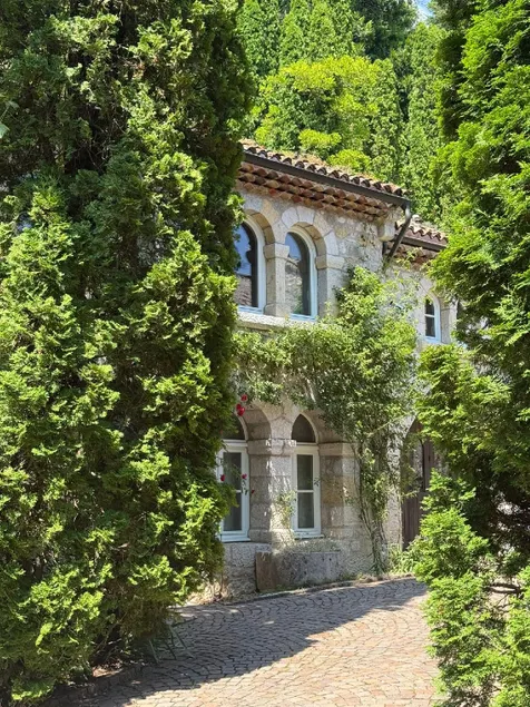 Cozy Chalet w/Fireplace, Terrace & BBQ Near Geneva - Image 1