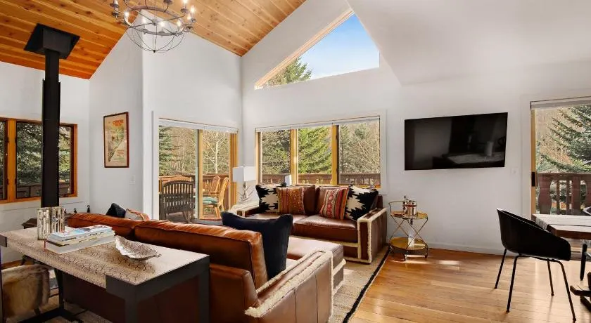 2109 B Chamonix home - Image 1