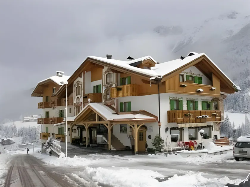 Latemar - Hotel Suites Spa - Image 1
