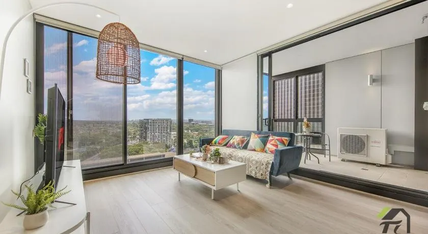 Vivid home in North Ryde - Image 1