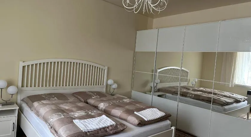 APARTMEN PRAHA - Image 1