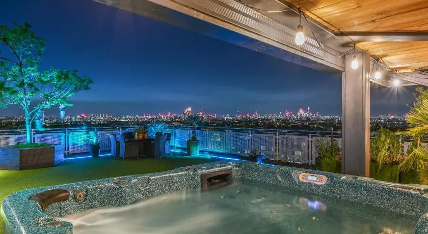 The London Skyline Penthouse - Image 1