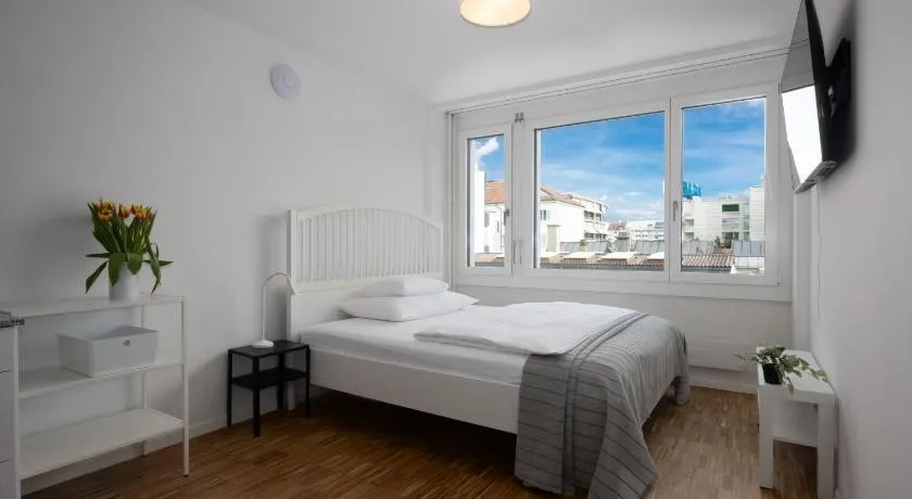 Apartments Zuerich - Business Studio Albisriederplatz - Image 1