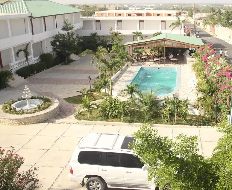 Renaissance Hotel - Image 1