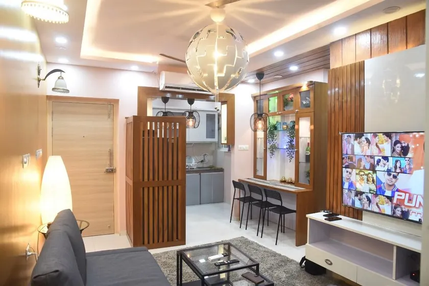 Private 2 Bedroom Flat with Pool and Pool Table - Image 1