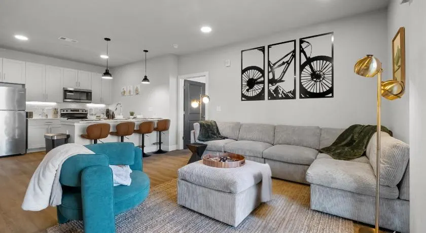 1BR Retreat Near Walmart Campus & AMP & Bike Lift - Image 1