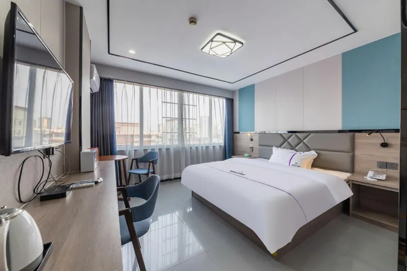 Xiangyue Light Residence Hotel (Enping Jinsha Plaza Branch) - Image 1