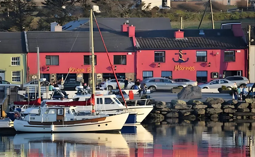 The Moorings Hotel & Seafood Restaurant - Image 1