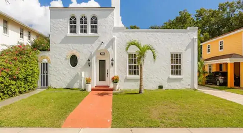 Spacious Miami Home Near Port & Game Room - Image 1