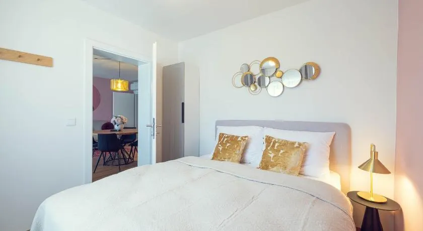 LeonArt Living 13 - Image 1