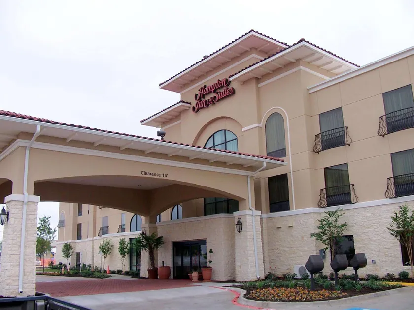 HAMPTON INN & SUITES DEL RIO, TX - Image 1